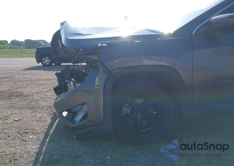 2020 Jeep Compass Latitude Fwd z USA, uszkodzony, nr VIN 3C4NJCBB9LT250329